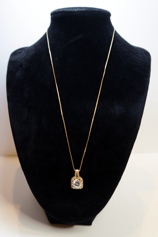 Diva Pendant Necklace